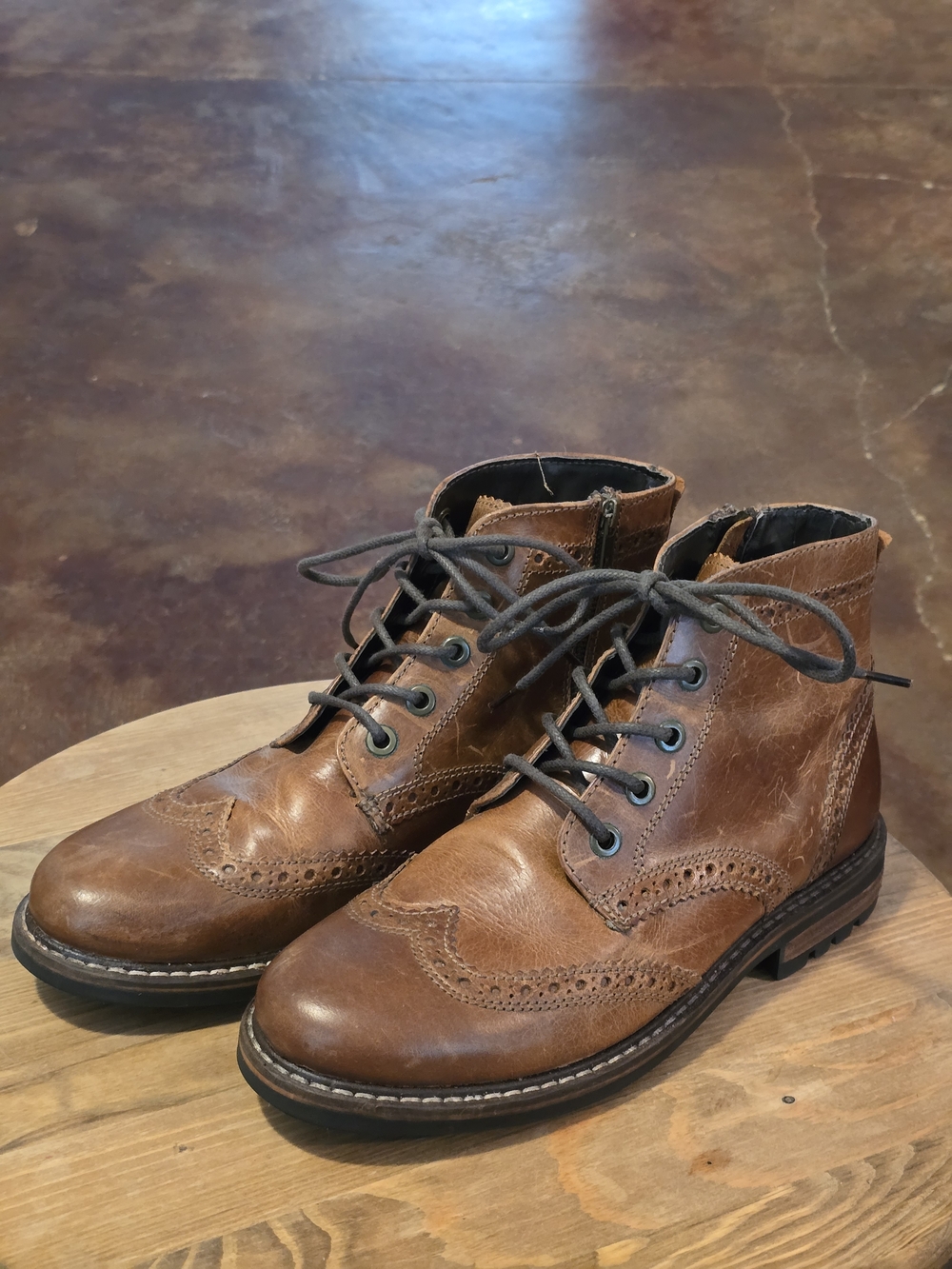 Crevo Speak Easier Wingtip Boots Chestnut Leather Lace-Up Men's 9.5